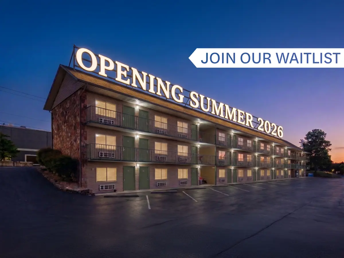 Live Oak Apartments — Opening Summer 2026 (mobile)